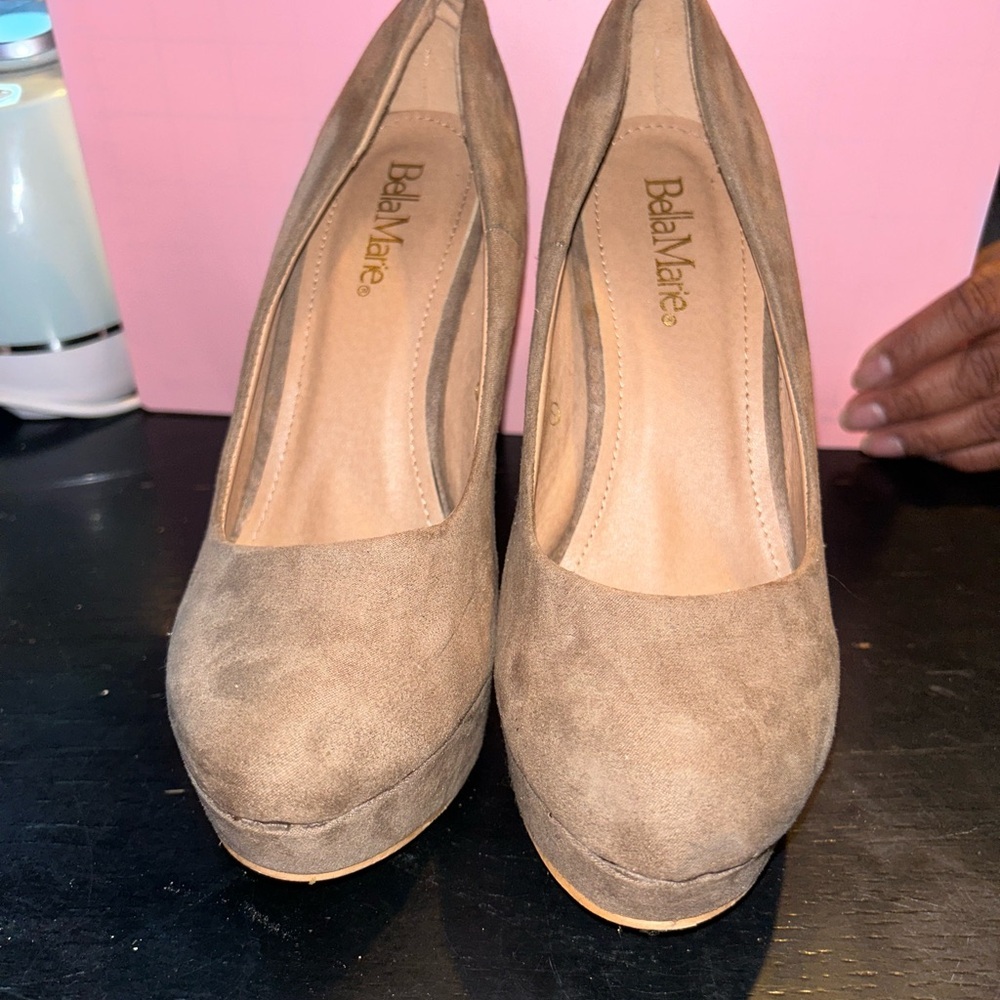 Bella Marie Women's Tan Platform Heels